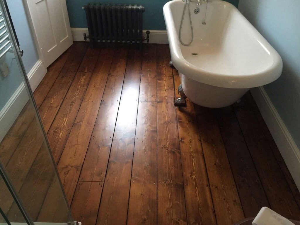 Bathroom floor boards finished with lacquer