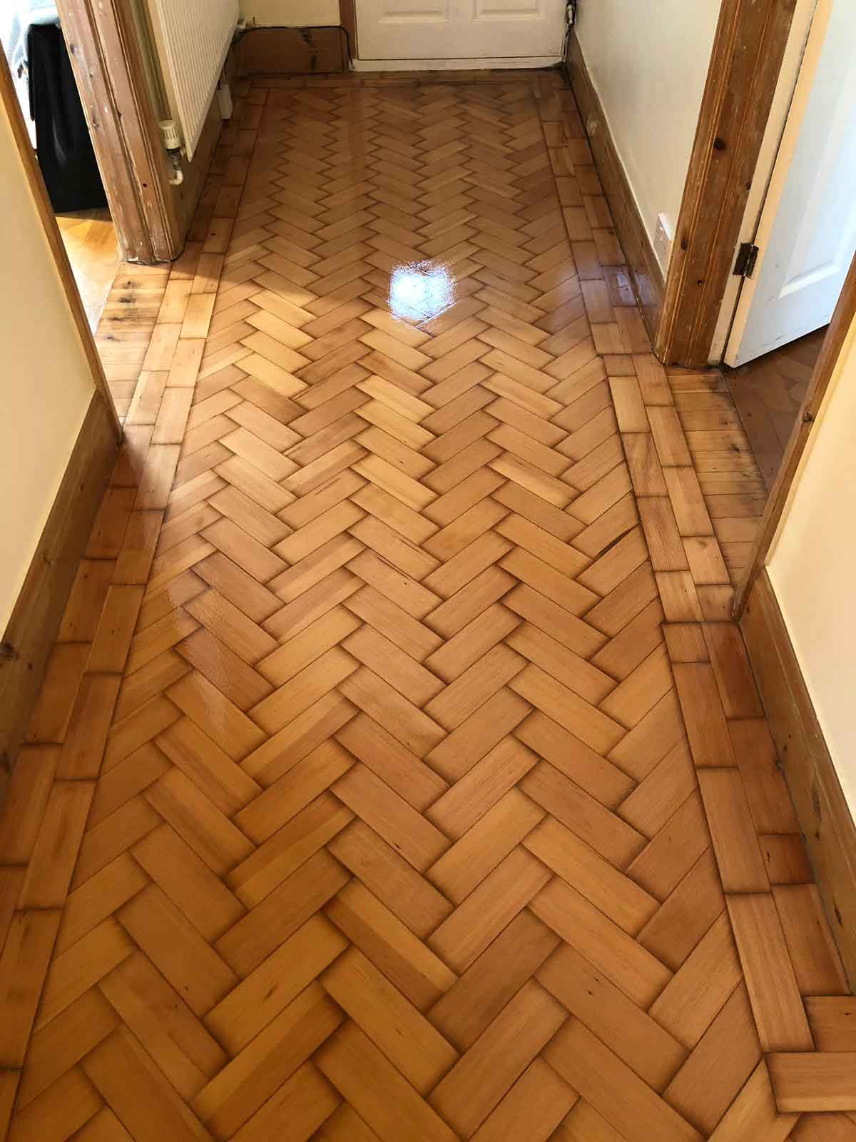 Lacquering Pine Parquet Wooden Floor